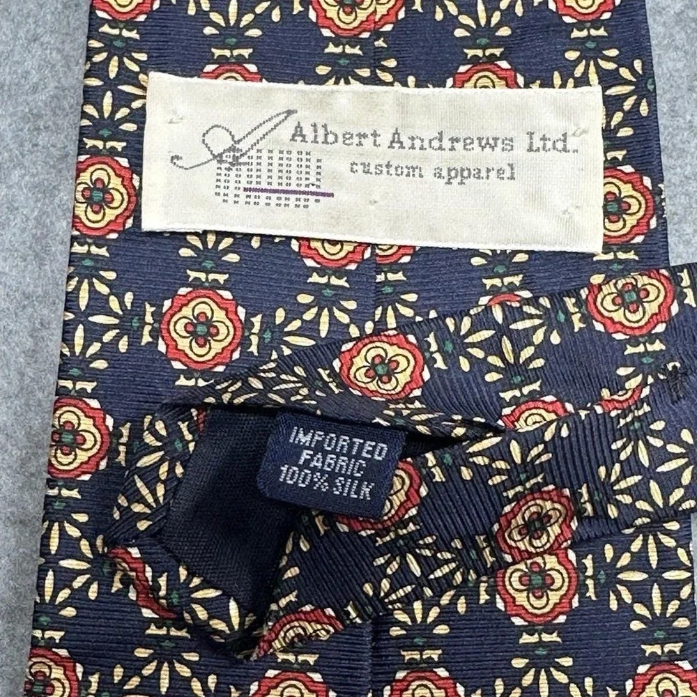 Albert Andrews Ltd Silk Tie USA Navy Geometric Medallion Vintage 56x3.6in NOTE‎